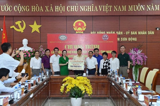 Ban Thường vụ Đảng ủy cơ quan NHTW: Đẩy mạnh Chương trình hỗ trợ giảm nghèo bền vững tại huyện Sơn Động, Bắc Giang
